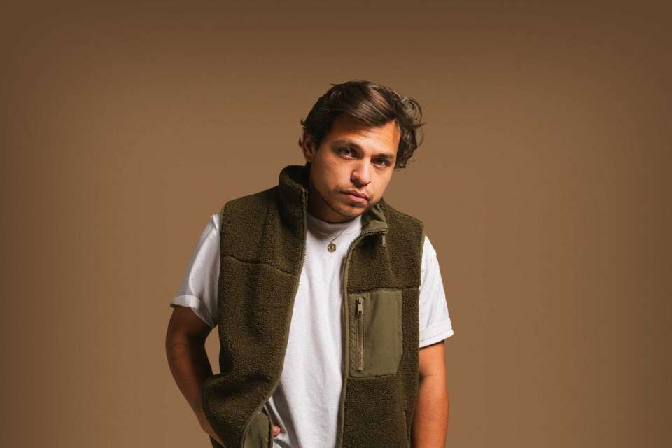 Lowsan Melgar presenta nuevo tema, Es con tus fuerzas